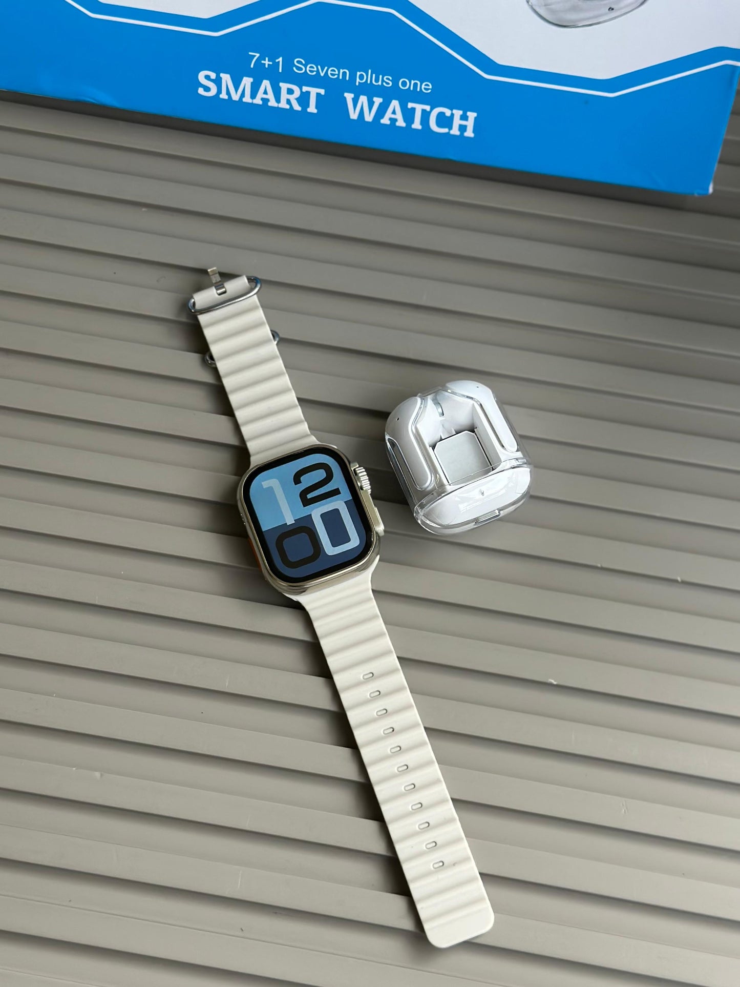 APPLE SMARTWATCH AND EARPOD COMBO